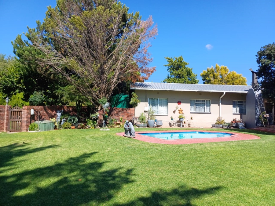 4 Bedroom Property for Sale in Lime Acres Northern Cape